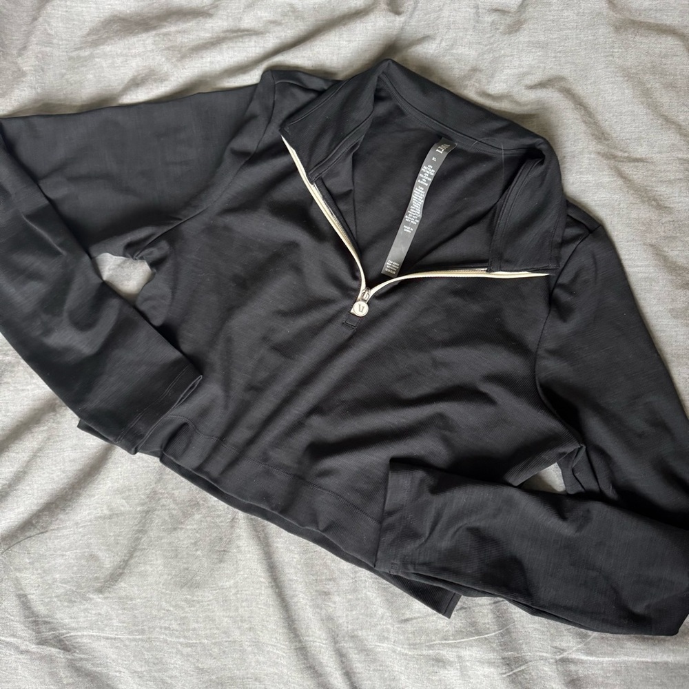 Vuori Quarter-Zip Cropped Pullover (XL)